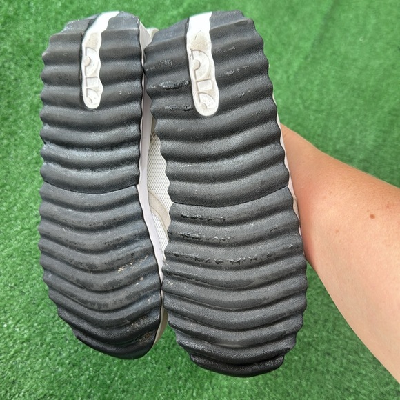 Nike White and Blue Sneakers - Picture 7 of 10